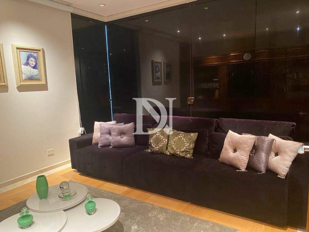 Casa em condomínio à venda no Jardim Theodora: 