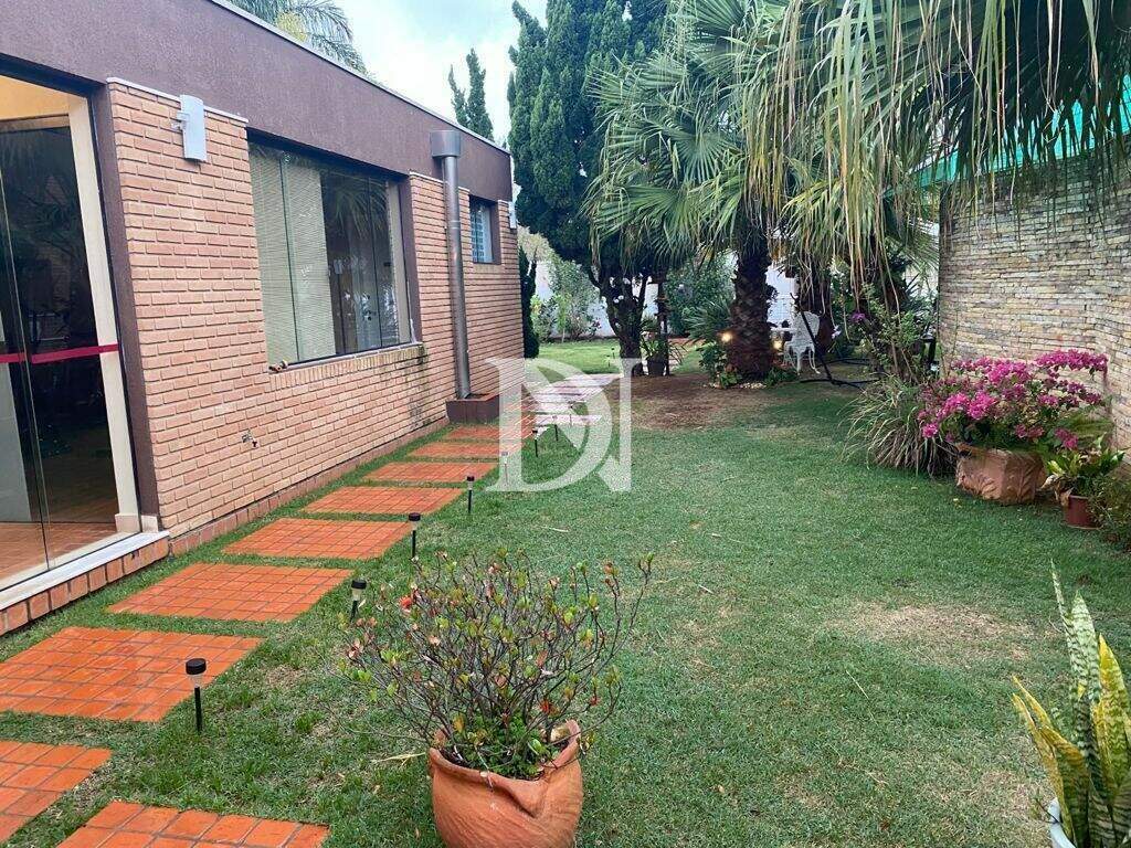 Casa em condomínio à venda no Jardim Theodora: 
