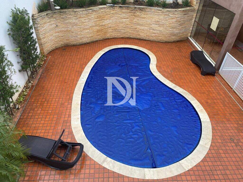 Casa em condomínio à venda no Jardim Theodora: 