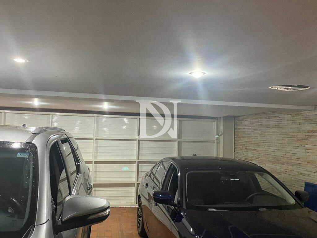Casa em condomínio à venda no Jardim Theodora: 