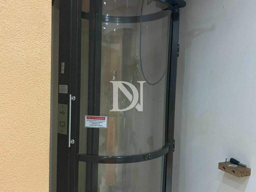 Casa em condomínio à venda no Jardim Theodora: 