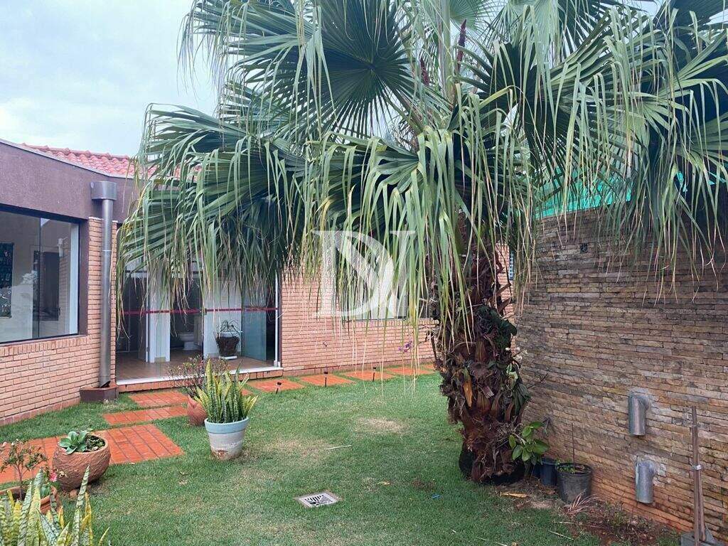 Casa em condomínio à venda no Jardim Theodora: 