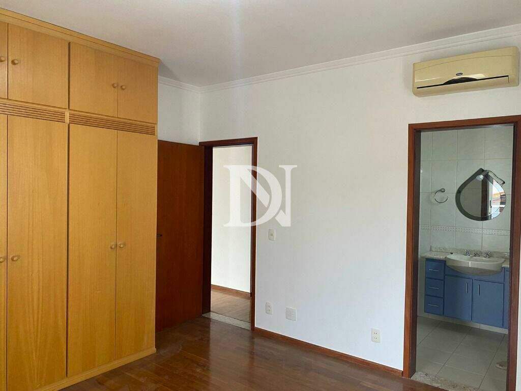 Casa em condomínio à venda no Jardim Theodora: 