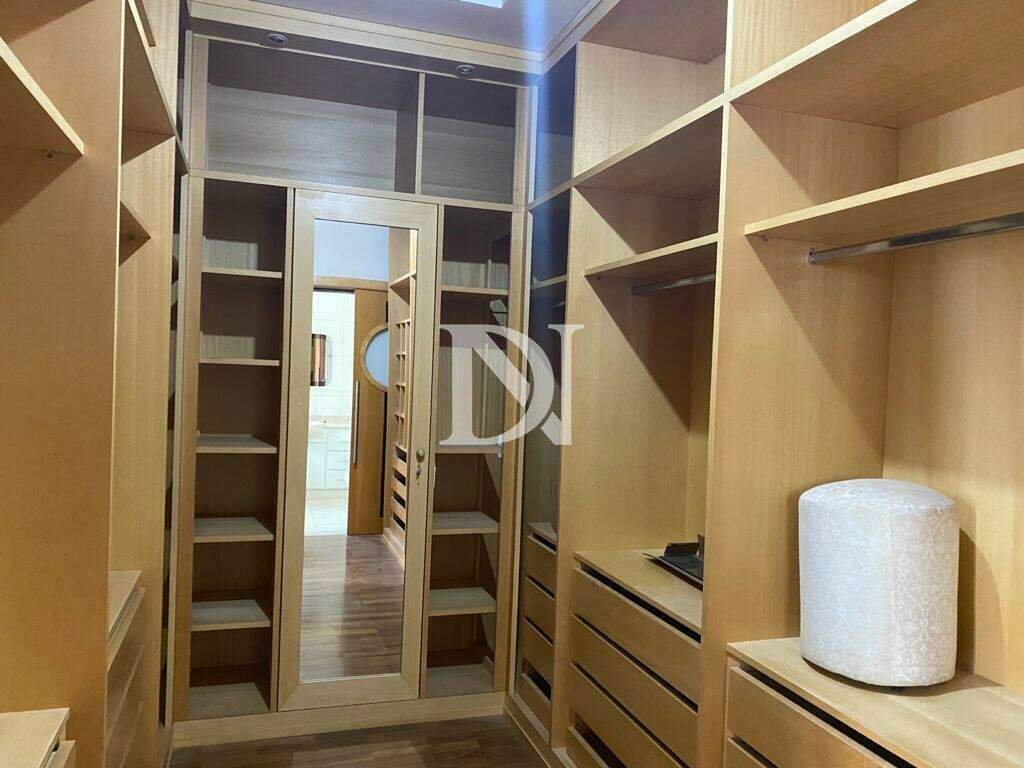Casa em condomínio à venda no Jardim Theodora: 