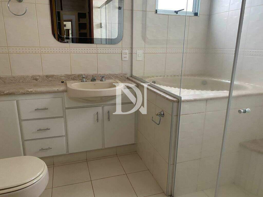Casa em condomínio à venda no Jardim Theodora: 