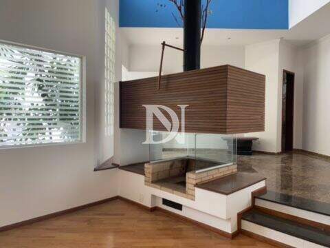 Casa em condomínio à venda no Jardim Theodora: 