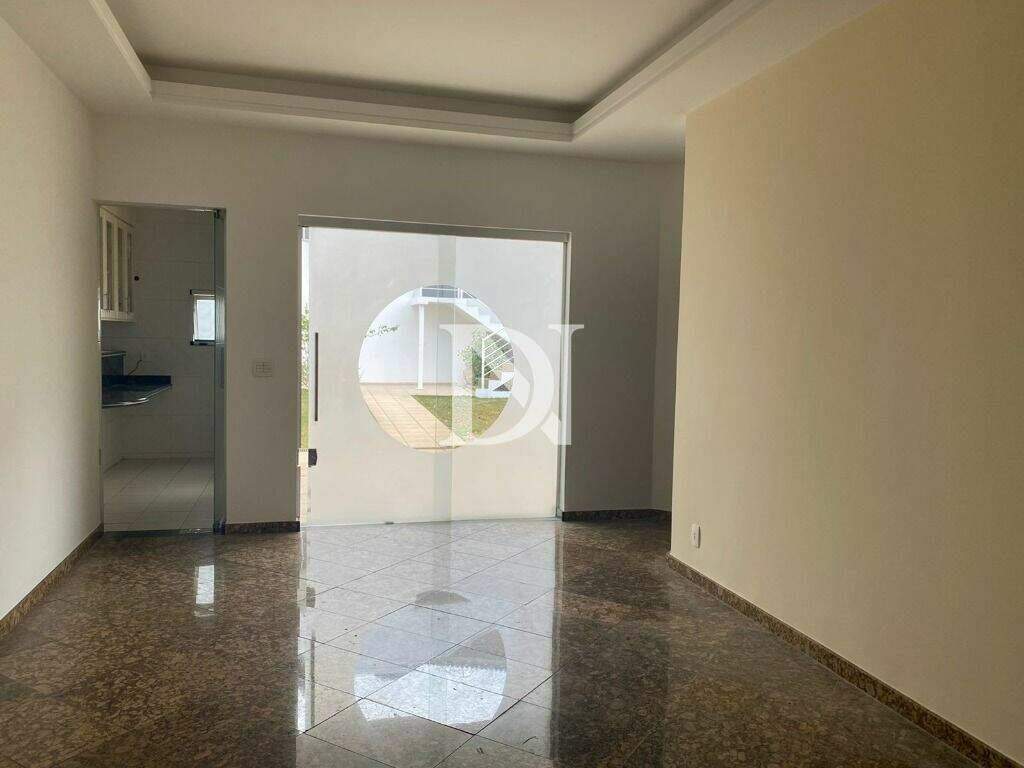 Casa em condomínio à venda no Jardim Theodora: 
