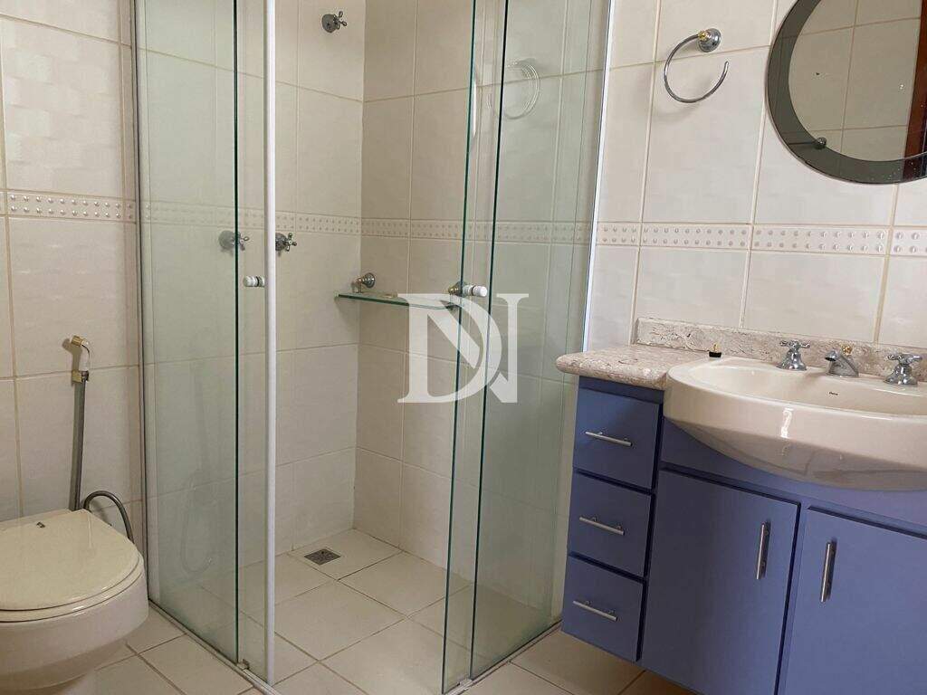 Casa em condomínio à venda no Jardim Theodora: 