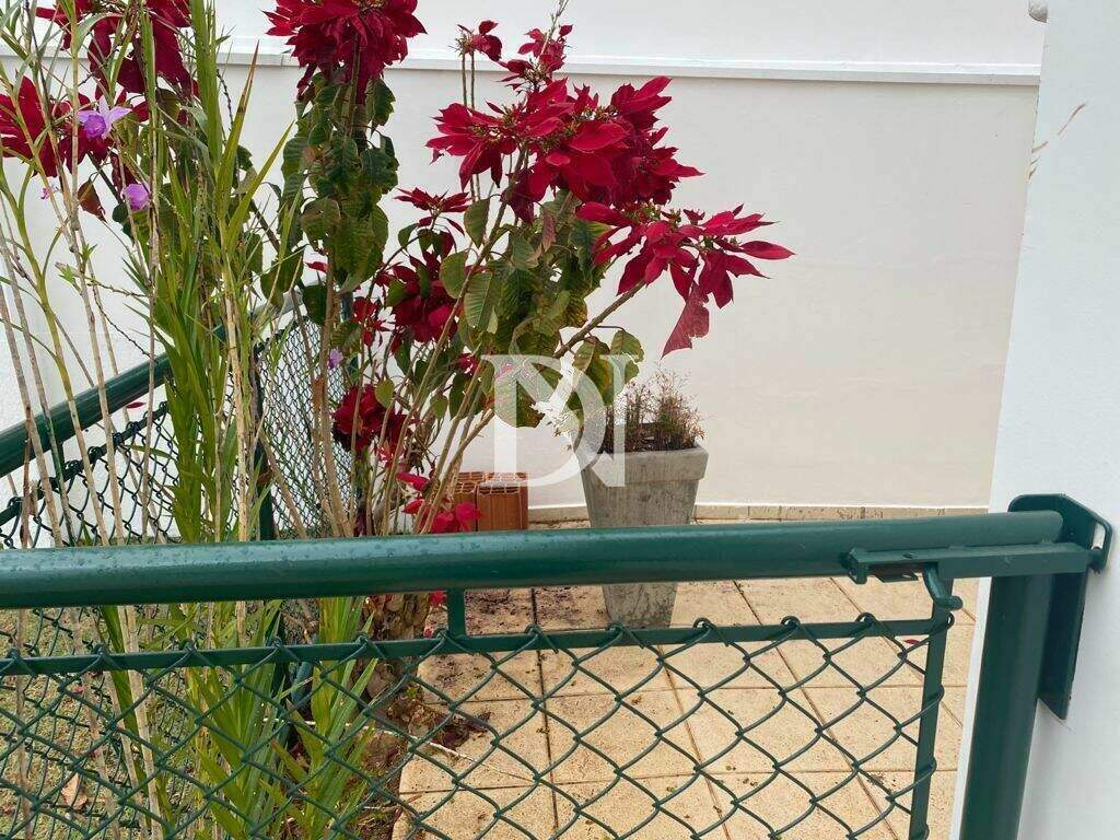 Casa em condomínio à venda no Jardim Theodora: 