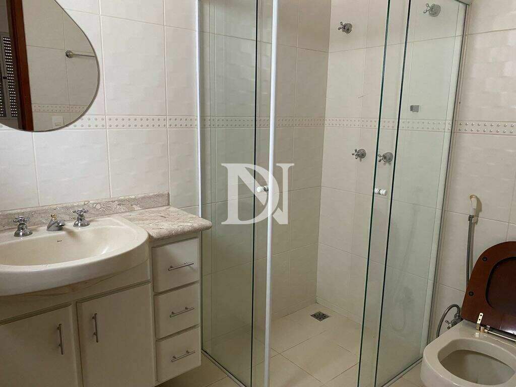 Casa em condomínio à venda no Jardim Theodora: 