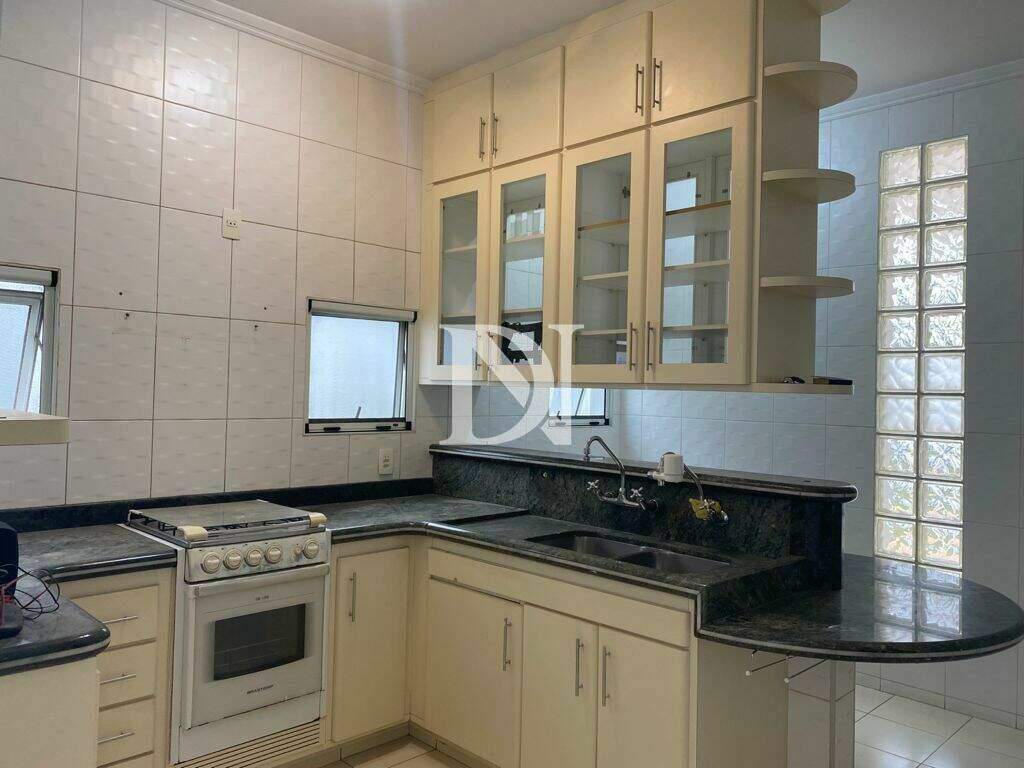 Casa em condomínio à venda no Jardim Theodora: 