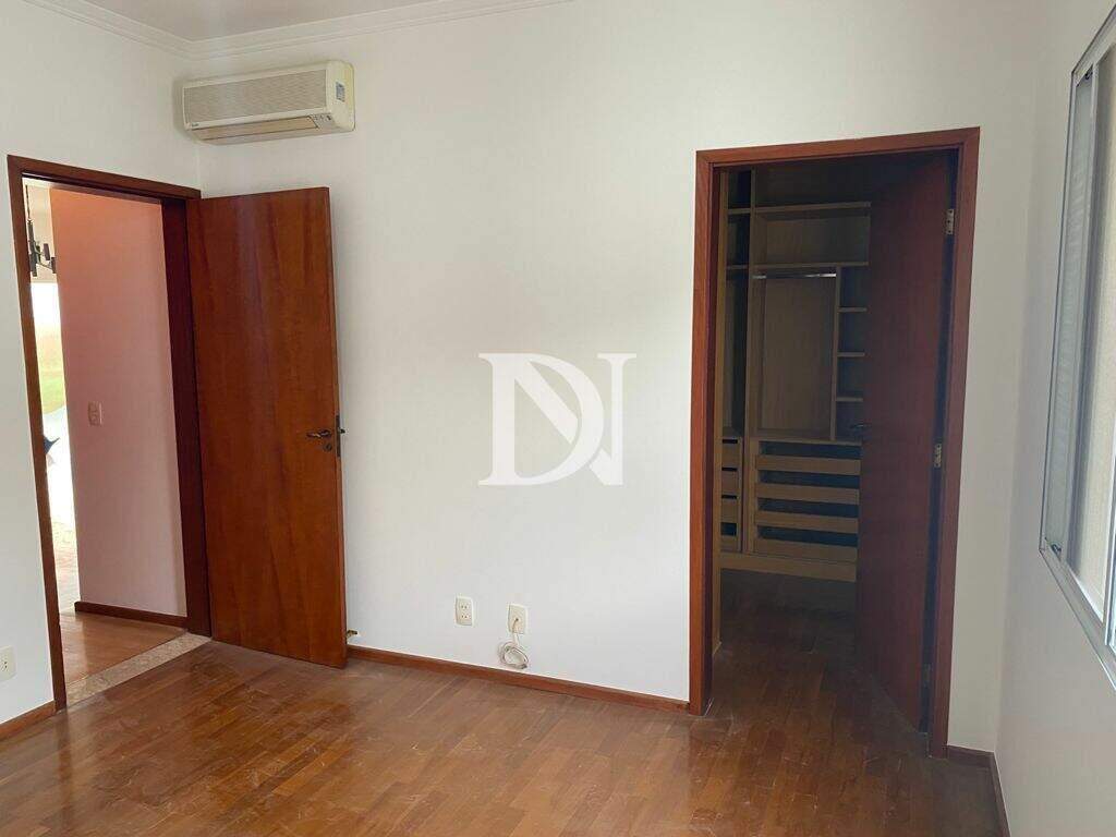 Casa em condomínio à venda no Jardim Theodora: 