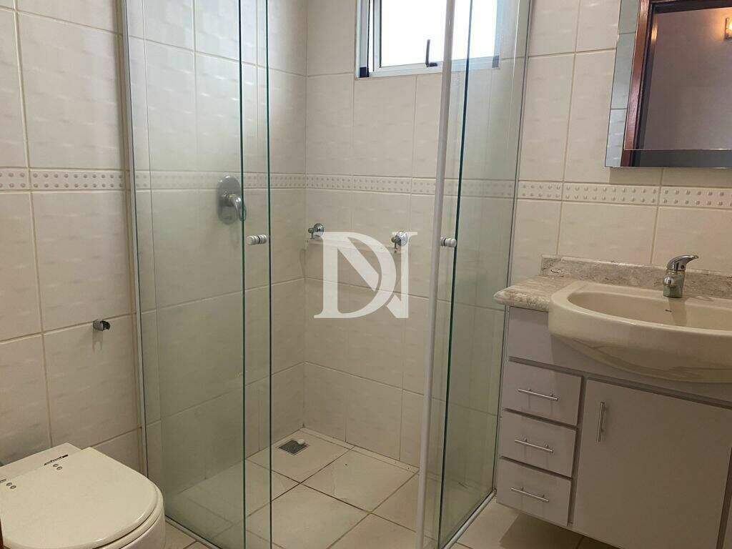 Casa em condomínio à venda no Jardim Theodora: 