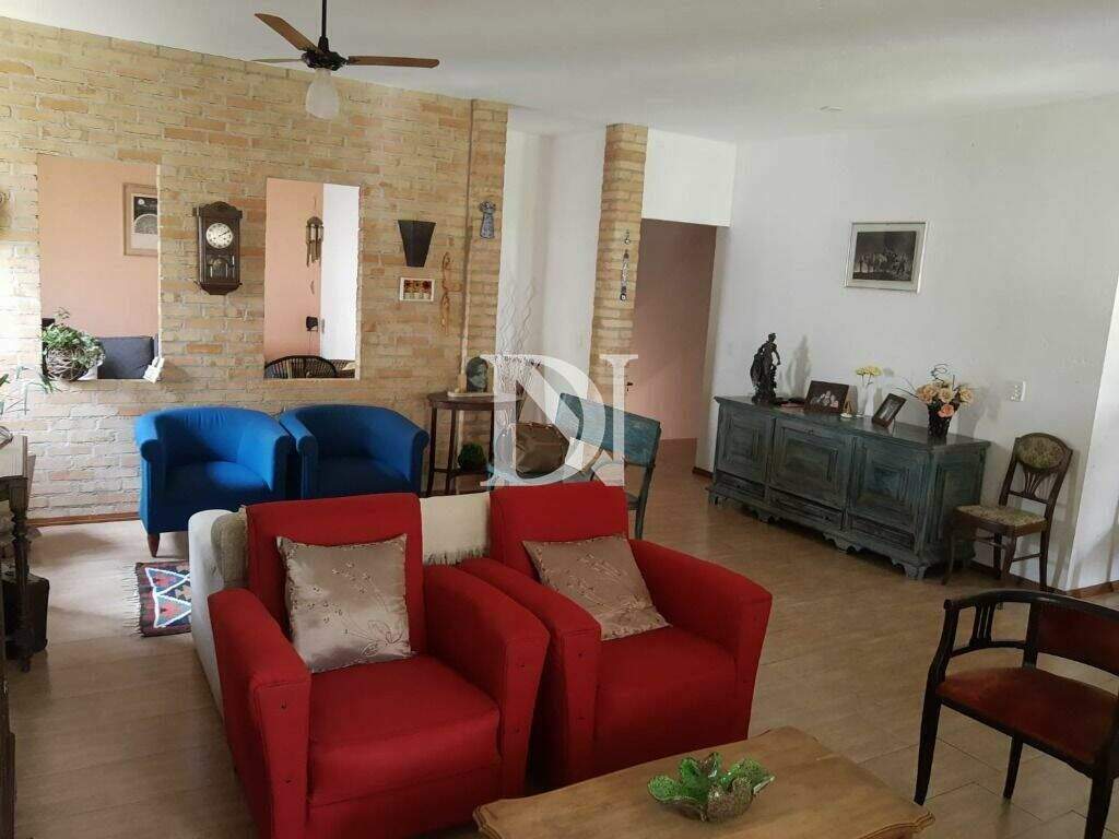 Casa em condomínio à venda no Condomínio Campos de Santo Antônio: 