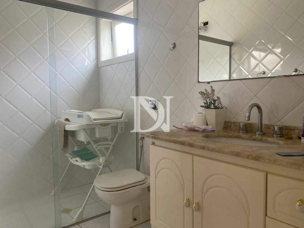 Casa em condomínio à venda no Jardim Theodora: 