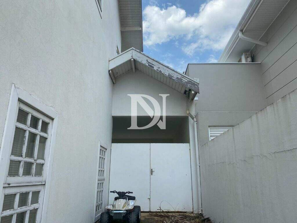 Casa em condomínio à venda no Jardim Theodora: 
