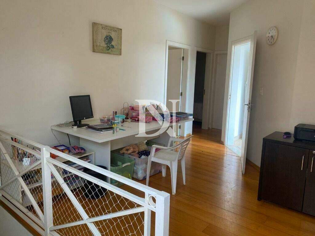 Casa em condomínio à venda no Jardim Theodora: 