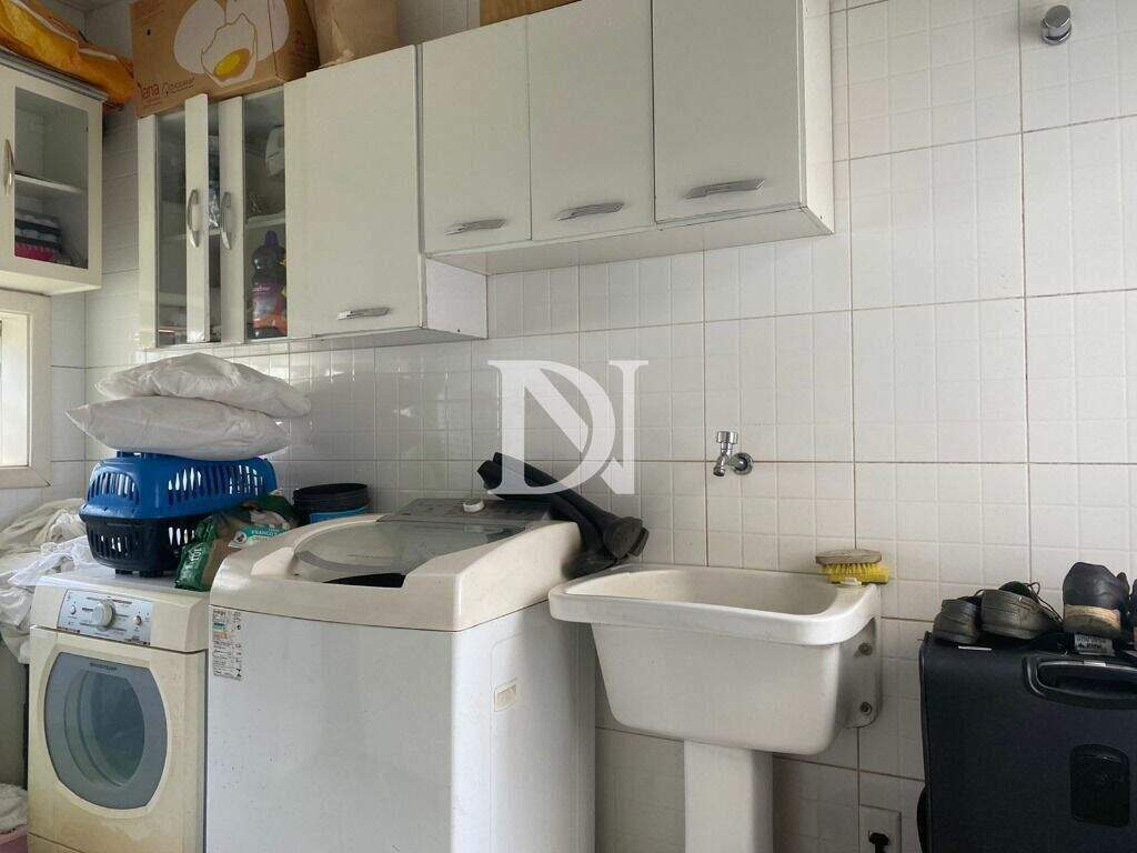 Casa em condomínio à venda no Jardim Theodora: 
