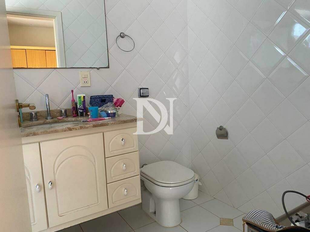 Casa em condomínio à venda no Jardim Theodora: 