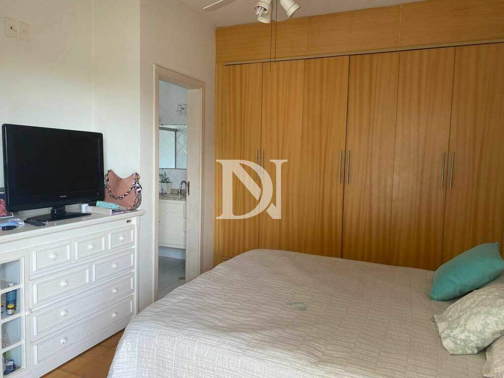 Casa em condomínio à venda no Jardim Theodora: 
