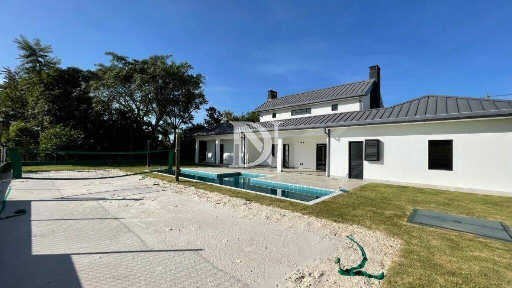 Casa em condomínio à venda no Condomínio Fazenda Kurumin: 