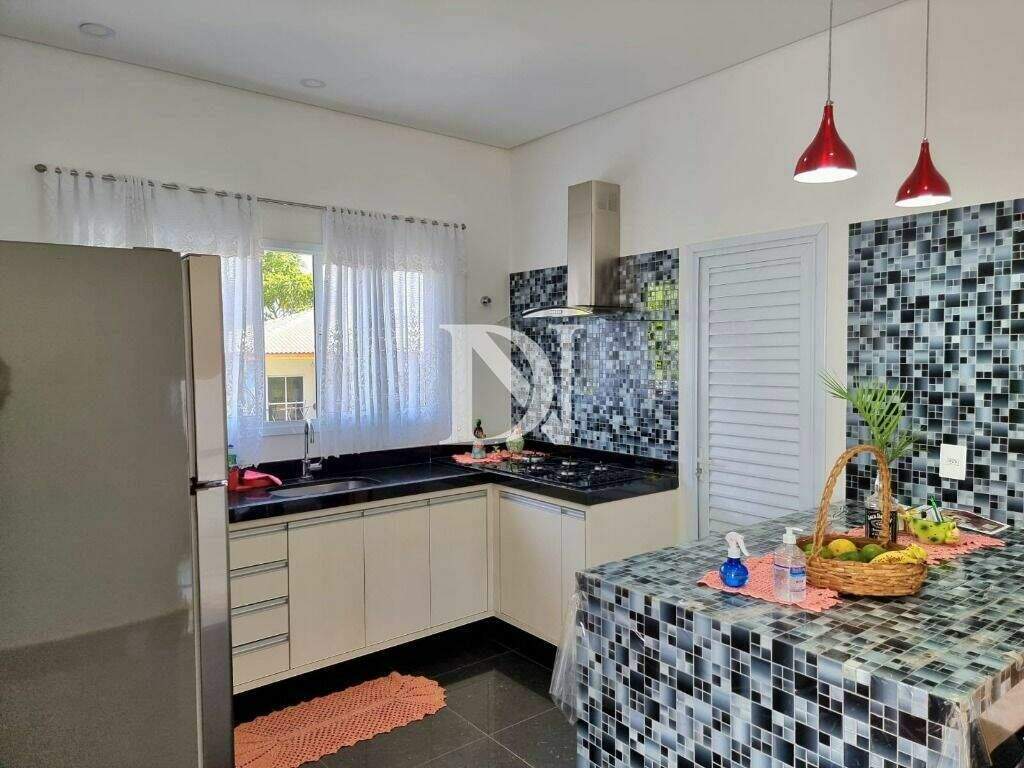 Casa em condomínio à venda no Terras de Monte Serrat: 