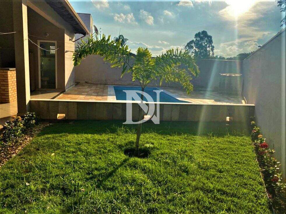 Casa em condomínio à venda no Jardim Theodora: 