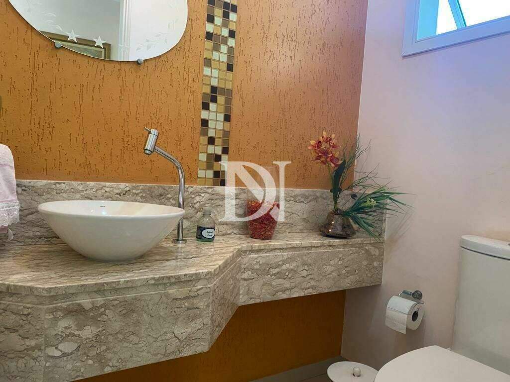 Casa em condomínio à venda no Jardim Theodora: 
