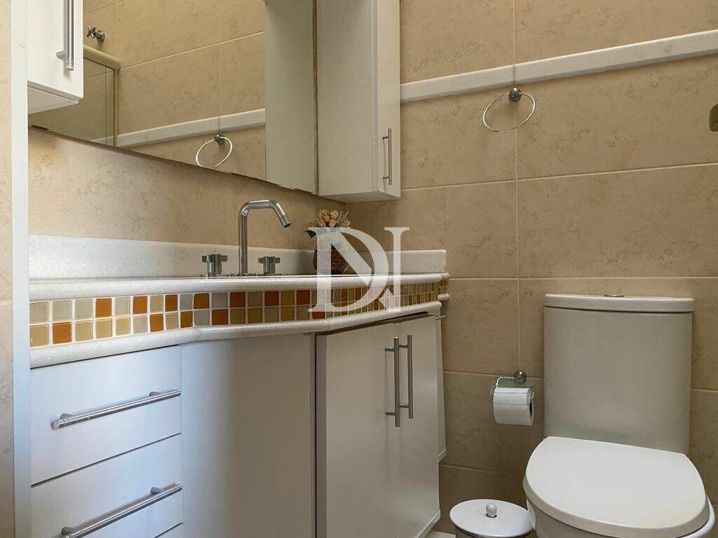 Casa em condomínio à venda no Jardim Theodora: 