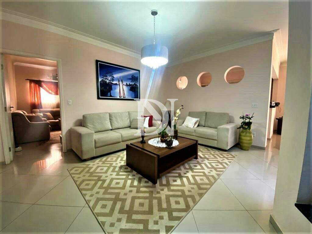 Casa em condomínio à venda no Jardim Theodora: 