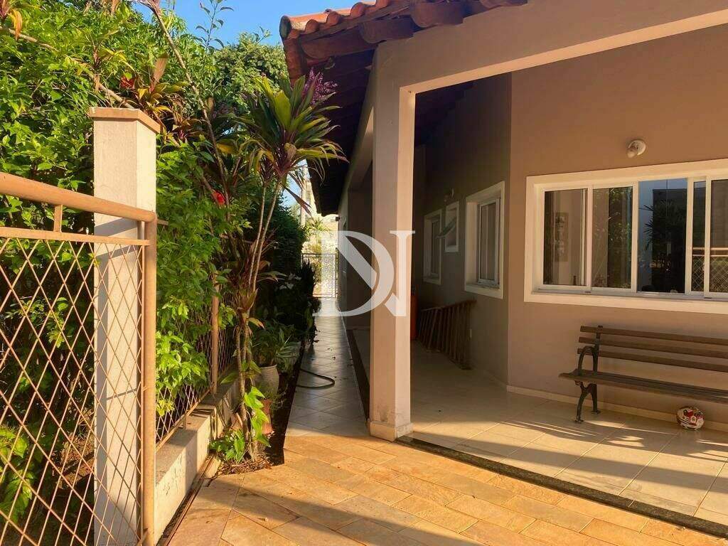 Casa em condomínio à venda no Jardim Theodora: 
