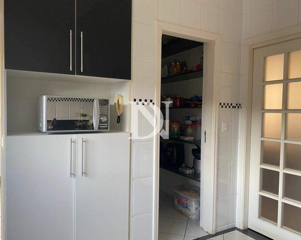 Casa em condomínio à venda no Jardim Theodora: 