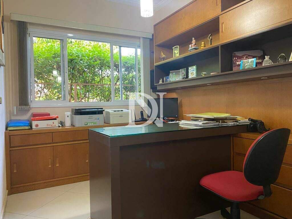 Casa em condomínio à venda no Jardim Theodora: 