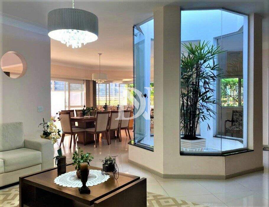 Casa em condomínio à venda no Jardim Theodora: 