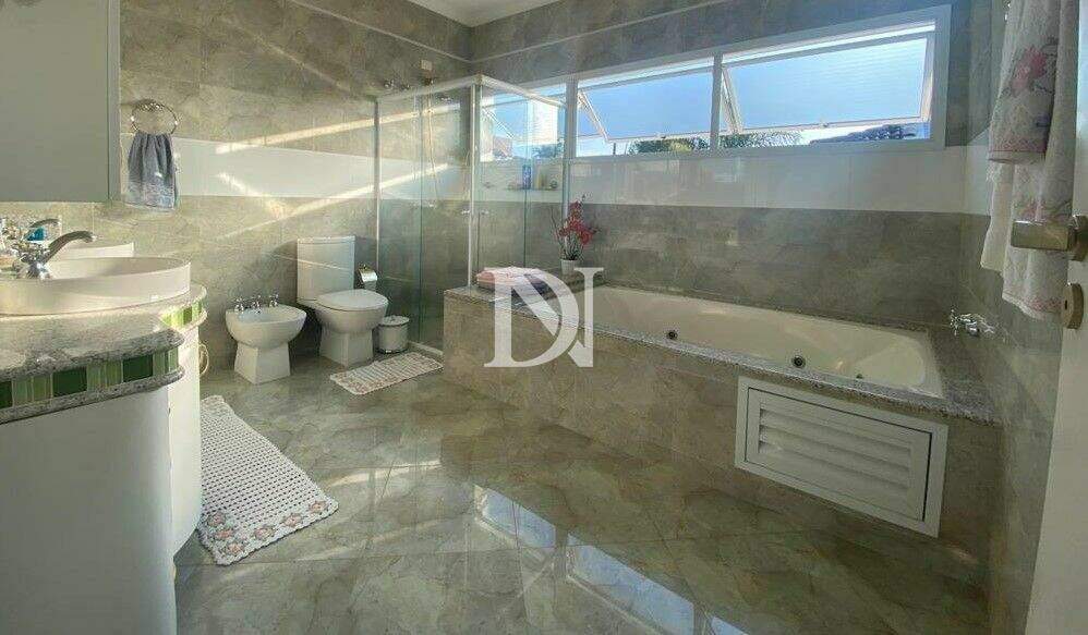 Casa em condomínio à venda no Jardim Theodora: 