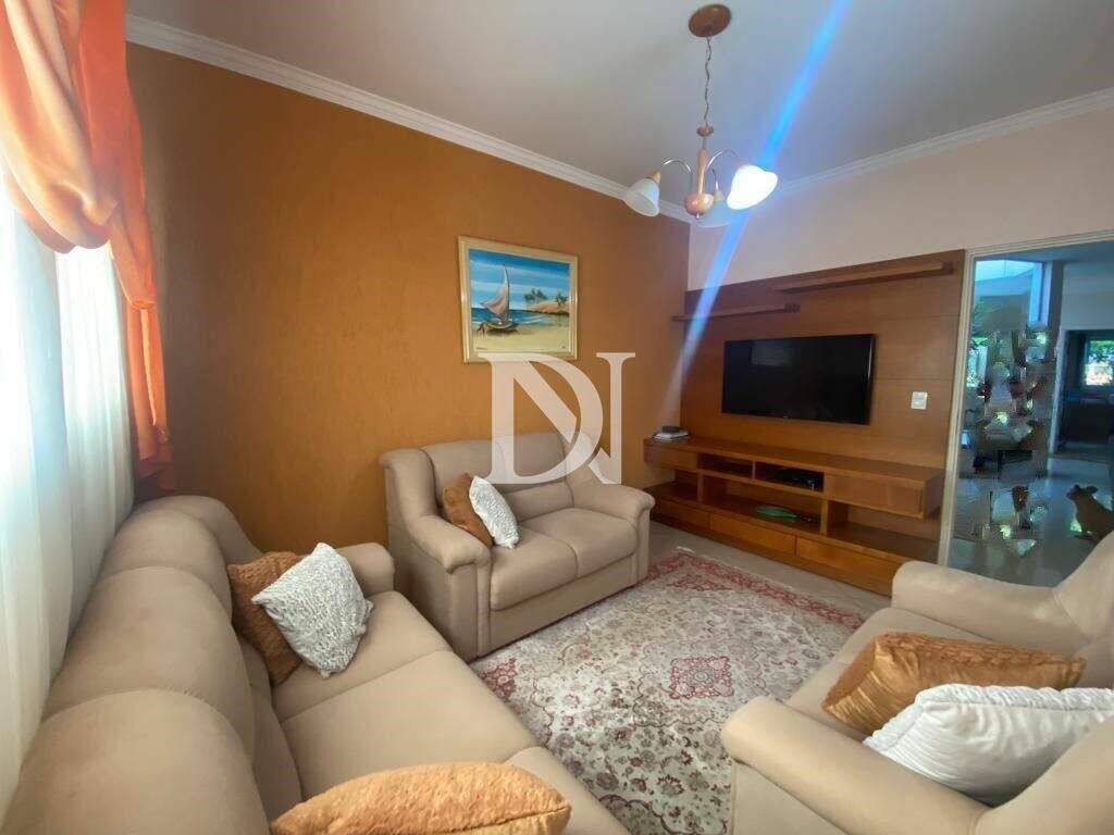Casa em condomínio à venda no Jardim Theodora: 