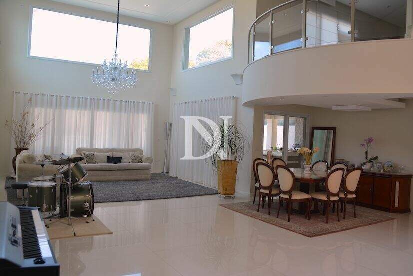Casa em condomínio à venda no Jardim Theodora: 