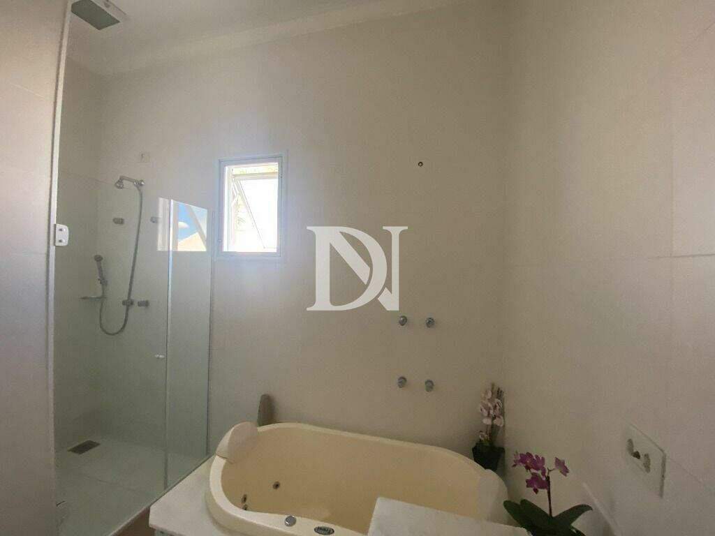 Casa em condomínio à venda no Jardim Theodora: 
