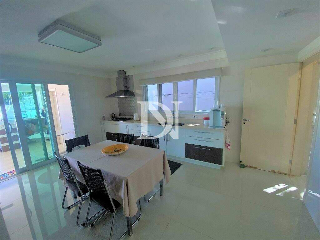 Casa em condomínio à venda no Jardim Theodora: 