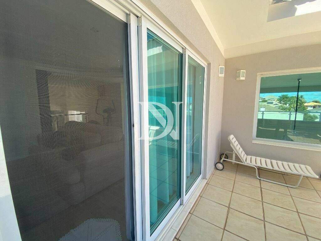 Casa em condomínio à venda no Jardim Theodora: 