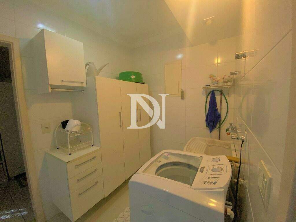 Casa em condomínio à venda no Jardim Theodora: 