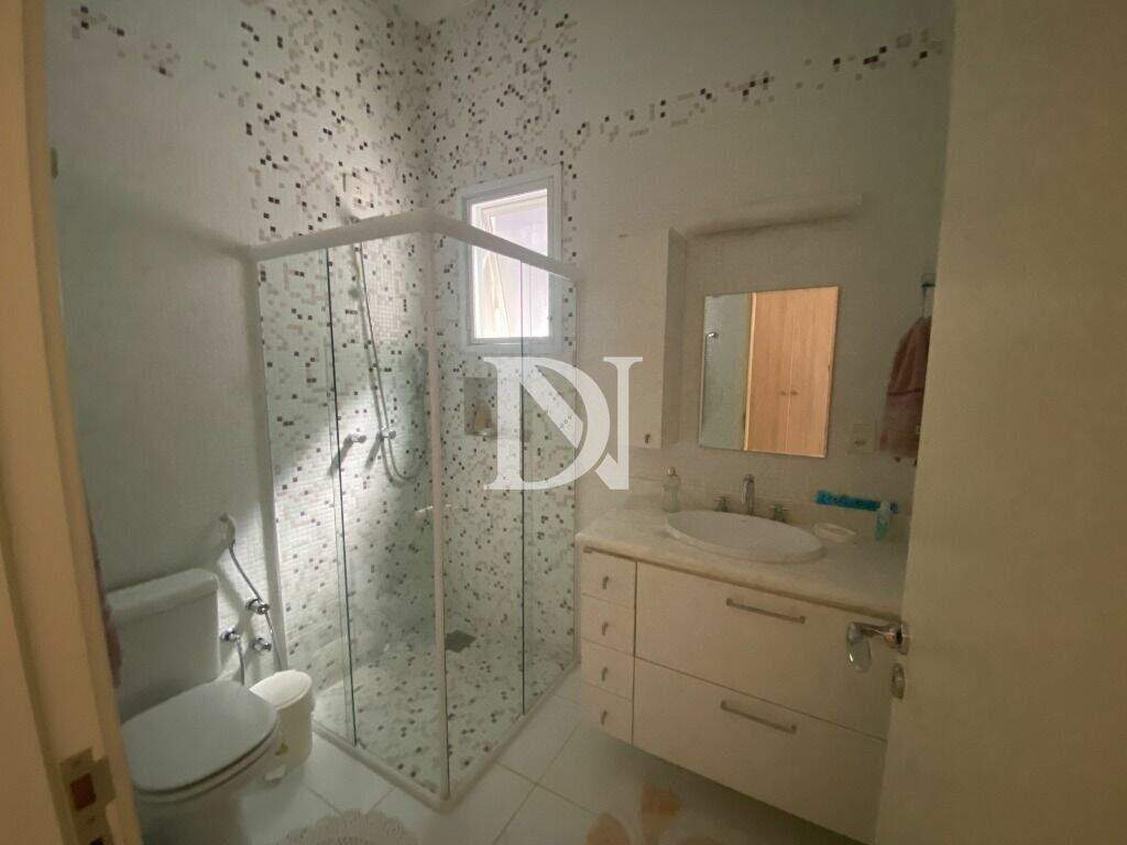 Casa em condomínio à venda no Jardim Theodora: 