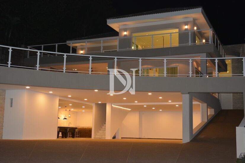 Casa em condomínio à venda no Jardim Theodora: 