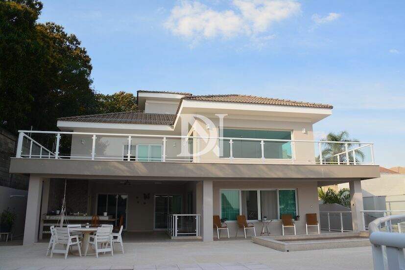 Casa em condomínio à venda no Jardim Theodora: 
