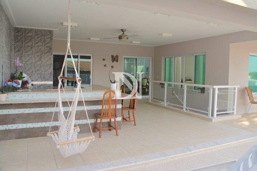 Casa em condomínio à venda no Jardim Theodora: 