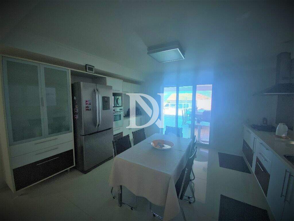 Casa em condomínio à venda no Jardim Theodora: 