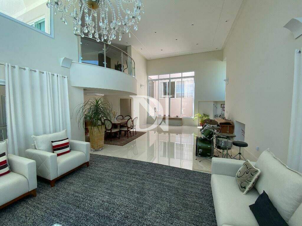 Casa em condomínio à venda no Jardim Theodora: 