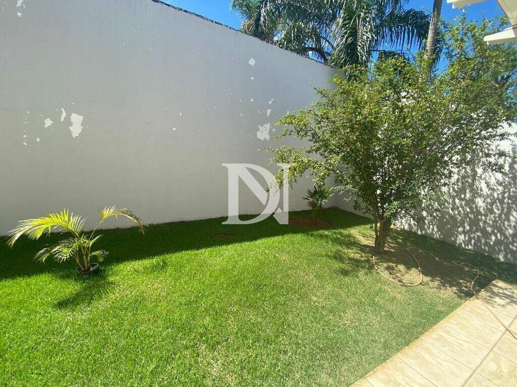 Casa em condomínio à venda no Jardim Theodora: 
