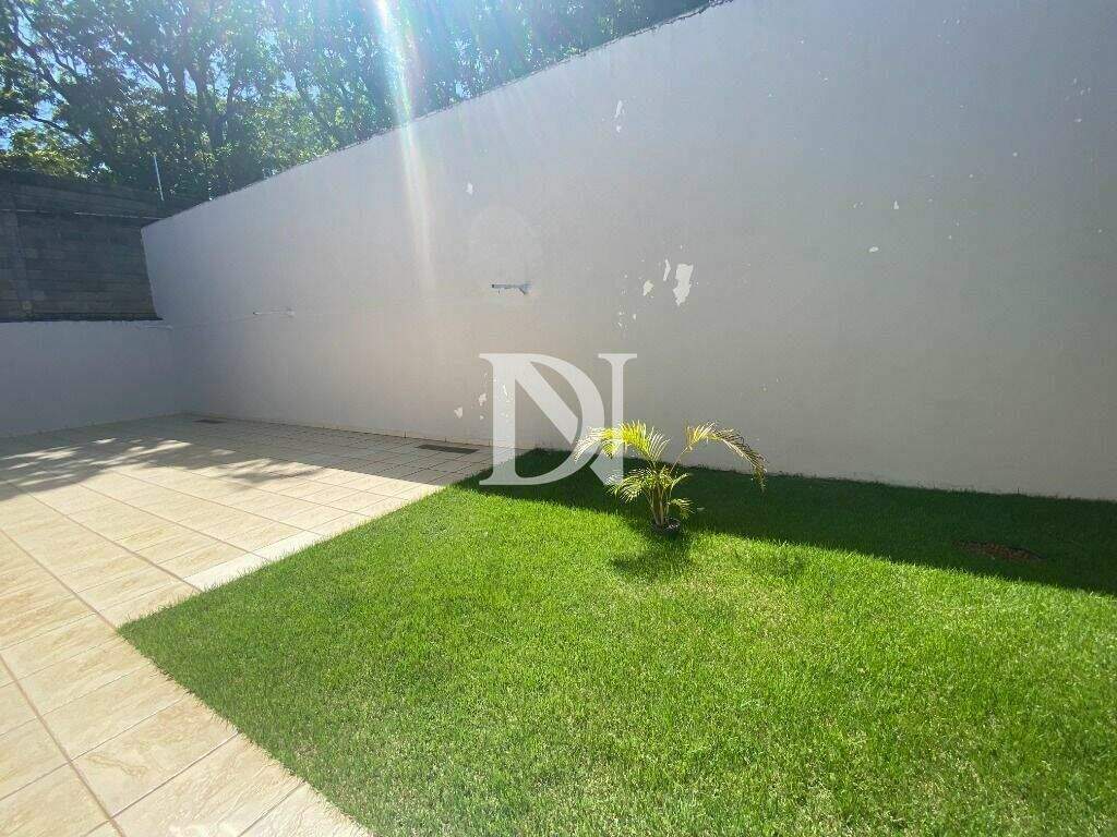 Casa em condomínio à venda no Jardim Theodora: 
