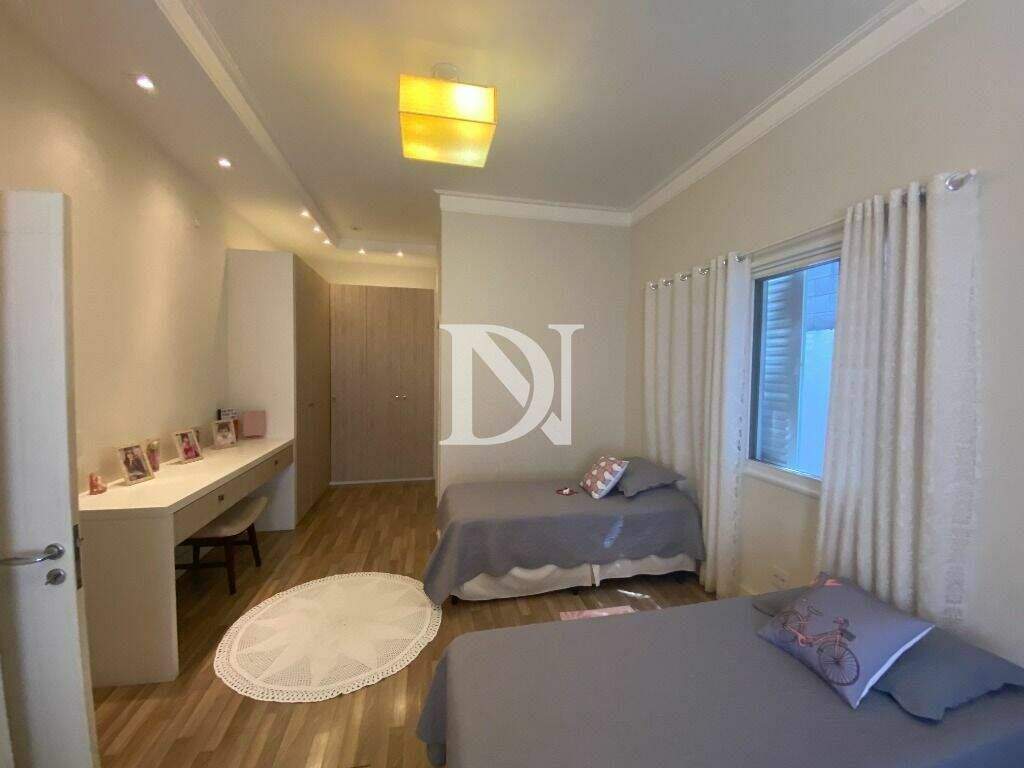 Casa em condomínio à venda no Jardim Theodora: 